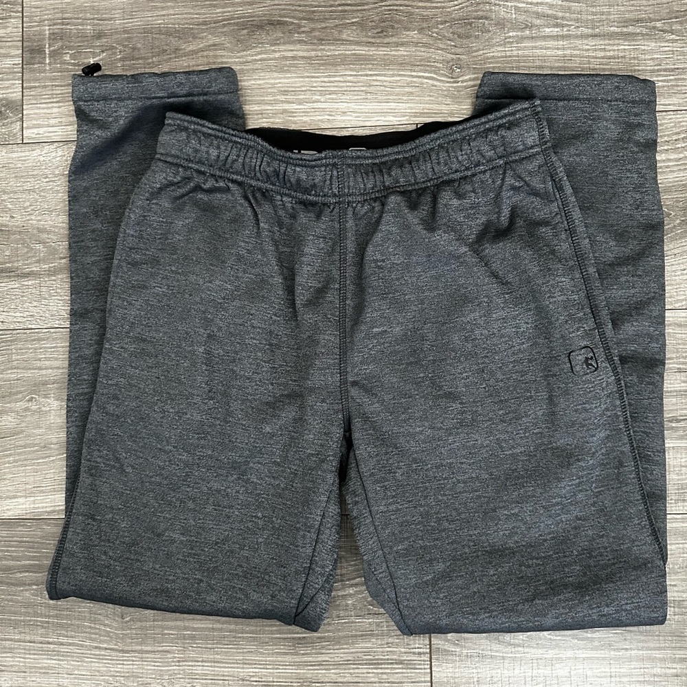 Brand: And1
Size: M
Color: Gray